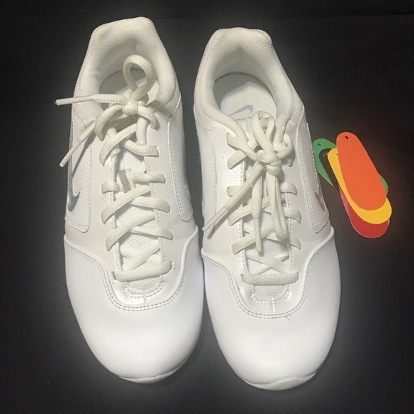 Nike Shoes - NIKE Sideline II Go Fight Cheerleader Shoes Size 5